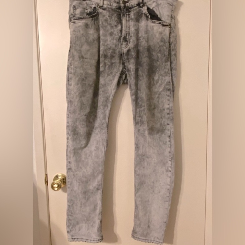 Bundle Listing 2/$8 Men’s Skinny Jeans - H&M and H&M Divided - Picture 2 of 9